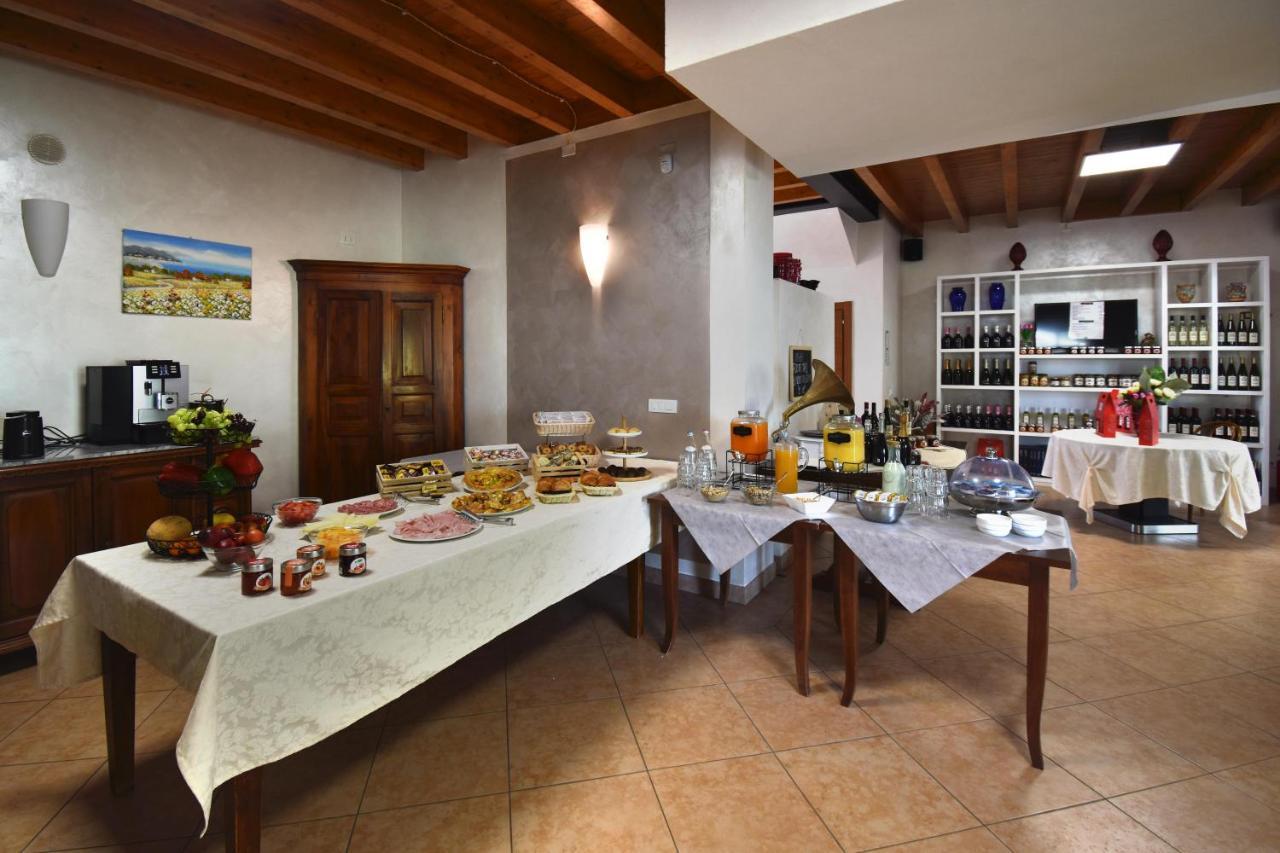 Agriturismo B&B Corte Tonolli Valeggio sul Mincio Dış mekan fotoğraf